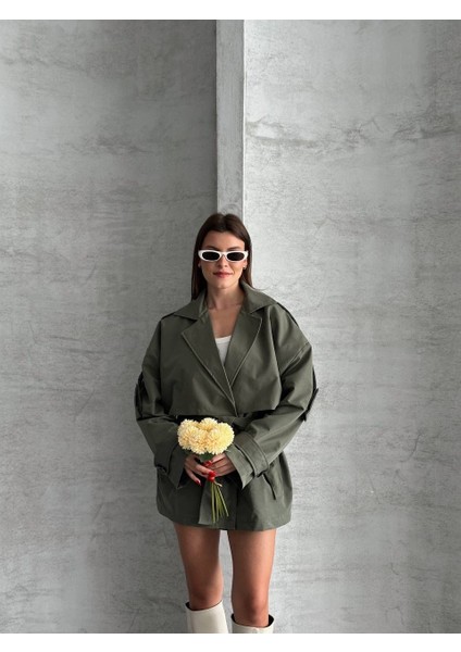 Koyu Haki Oversize Düşük Omuz Rüzgarlık Detaylı Kısa Trençkot fırsatları