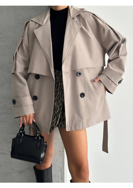 Taş Rengi Oversize Düşük Omuz Rüzgarlık Detaylı Kısa Trençkot modelleri