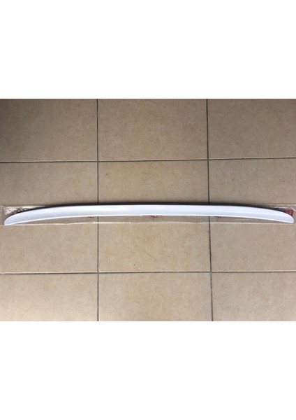 Ford Focus 3, 3.5, 4 Sedan Kasa Bagaj Üstü Spoiler Parlak Beyaz modelleri