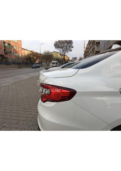 Fiat Egea Bagaj Üstü Slim Spoiler Piano Black - Parlak Beyaz