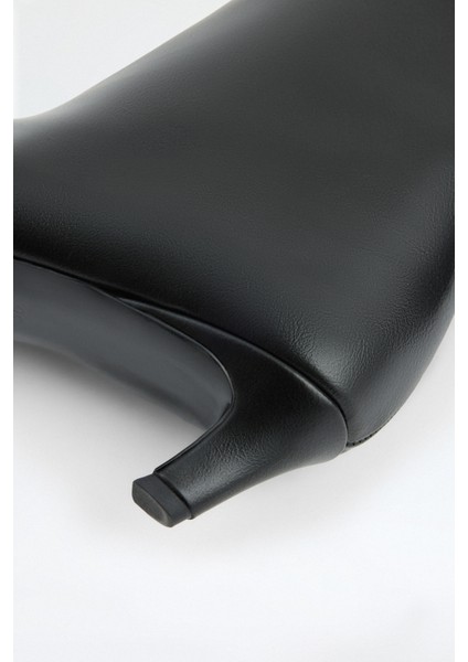 Bot 2515 - Sivri Burun Dikiş Detaylı Siyah Kadın Bot indirimleri