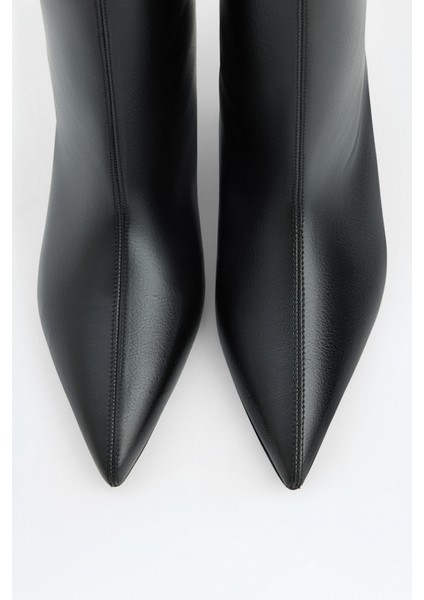 Bot 2515 - Sivri Burun Dikiş Detaylı Siyah Kadın Bot