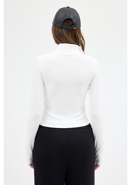 Ekru Yarım Balıkçı Yaka Fermuarlı Body 2447