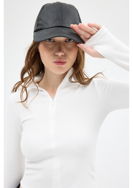 Ekru Yarım Balıkçı Yaka Fermuarlı Body 2447