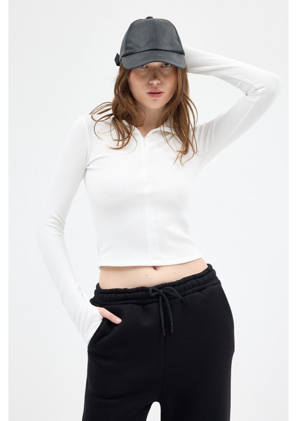 Ekru Yarım Balıkçı Yaka Fermuarlı Body 2447
