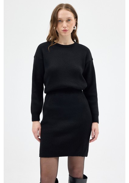 Siyah Bisiklet Yaka Triko Kazak Etek Takımı 2294