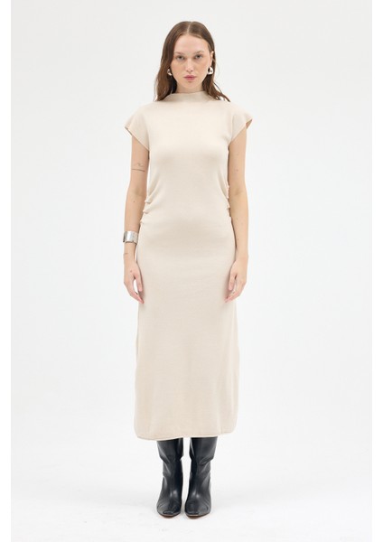 Taş Bej Büzgü Detaylı Triko Midi Elbise 2317 fırsatları