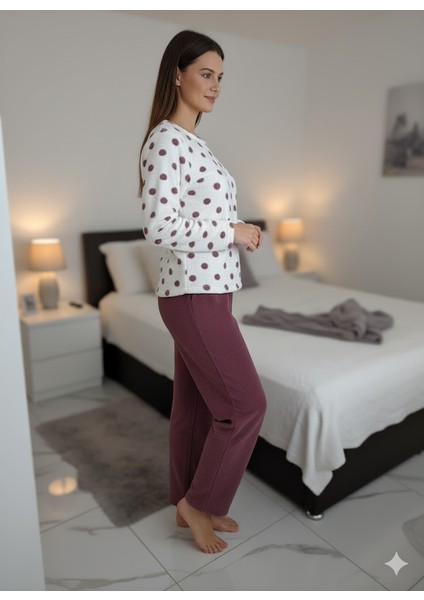 Kadın Mor Puantiyeli Peluş Pijama Takımı fiyatları