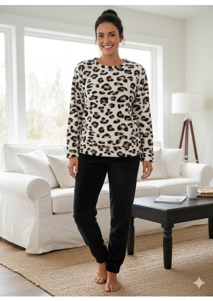 Kadın Siyah Leopar Desenli Peluş Pijama Takımı