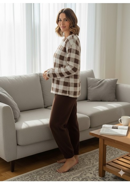 Kadın Kahverengi Ekoseli Peluş Pijama Takımı fiyatları