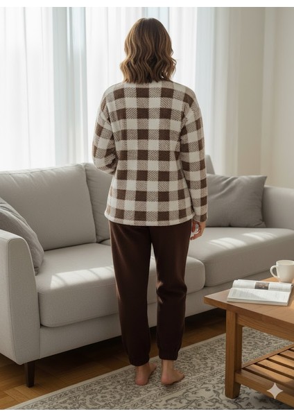 Kadın Kahverengi Ekoseli Peluş Pijama Takımı modelleri