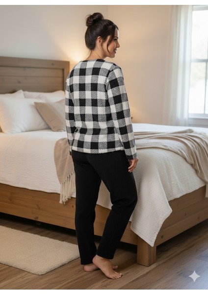 Kadın Siyah Ekoseli Peluş Pijama Takımı fırsatları