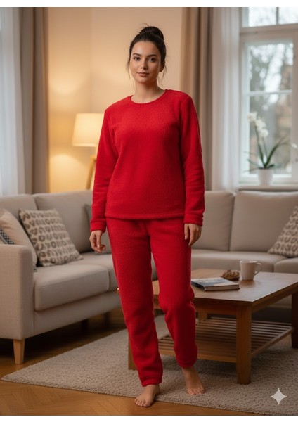 Kadın Kırmızı Peluş Pijama Takımı