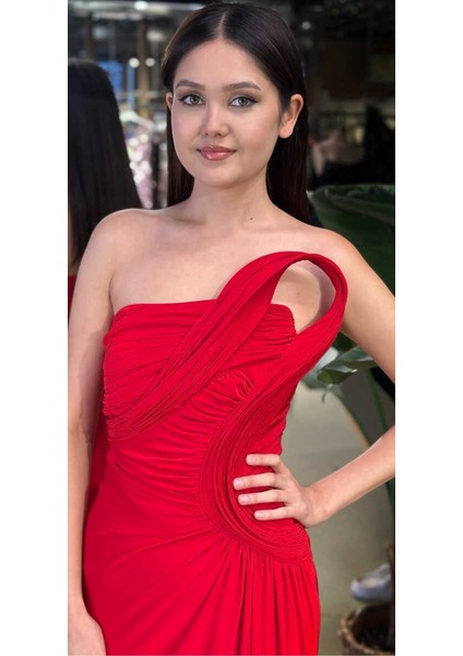 Kırmızı Straplez Yaka Detaylı Yırtmaçlı Düz Kesim Likralı Uzun Abiye Elbise 11031 fiyatları