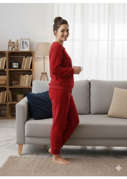 Kadın Kırmızı Polar Pijama Takımı fiyatları