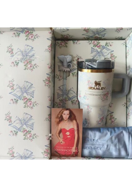 Loveshackfancy Desenli 1.18L Termos Bardak – Mavi, Pipetli (Quencher H2.0)