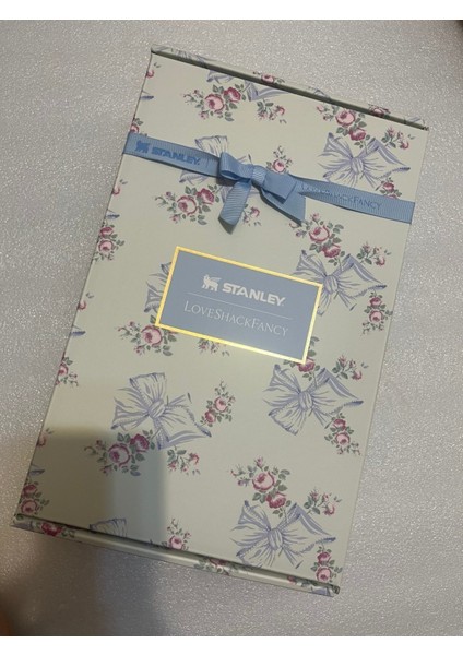 Loveshackfancy Desenli 1.18L Termos Bardak – Mavi, Pipetli (Quencher H2.0) fırsatları