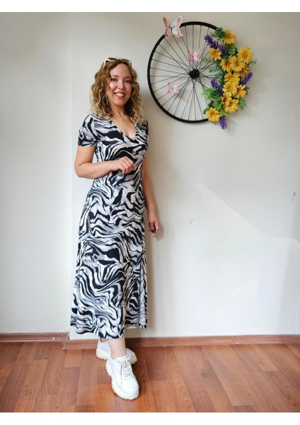 V Yaka Kısa Kollu Zebra Uzun Yırtmaçlı Elbise modelleri