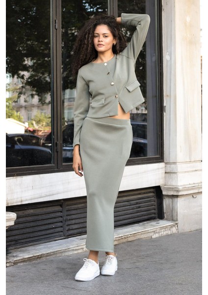 Kadın Esnek Ipeksi Modal Kumaş Geniş Sıfır Yaka Cep Kapaklı Uzun Kol Düğmeli Ceket-Haki