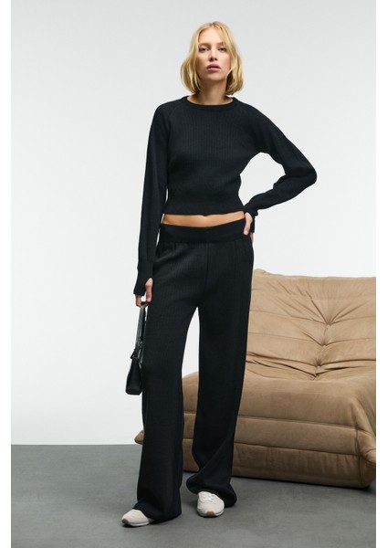 MARIPOSA Kadın Yuvarlak Yaka Çizgi Desenli Crop Geniş Paça Triko Siyah Alt-Üst Takım fiyatları
