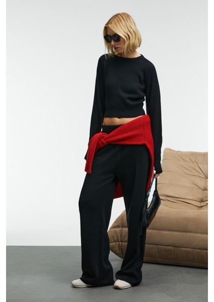 MARIPOSA Kadın Yuvarlak Yaka Çizgi Desenli Crop Geniş Paça Triko Siyah Alt-Üst Takım fırsatları