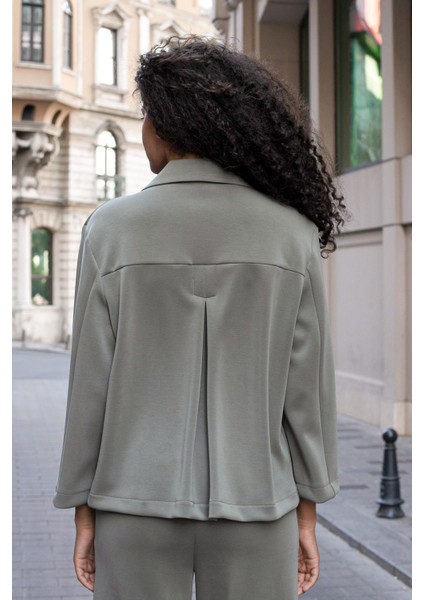 Kadın Modal Ipeksi Yakalı Kapri Kollu Cepli Pili Kaşeli Ceket Hırka Ceket -Haki fiyatları