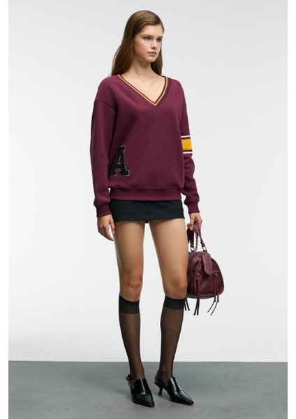 DIVINE Kadın V Yakalı Nakış Ve Patch Detaylı Bordo Sweatshirt fiyatları