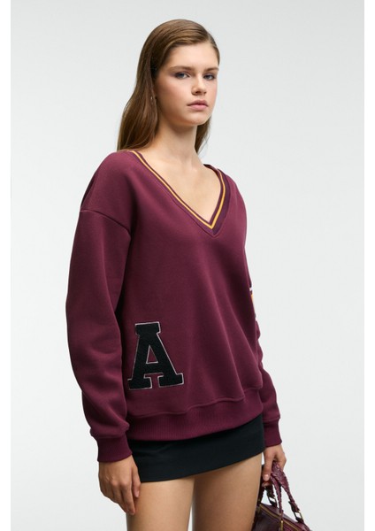 DIVINE Kadın V Yakalı Nakış Ve Patch Detaylı Bordo Sweatshirt fırsatları