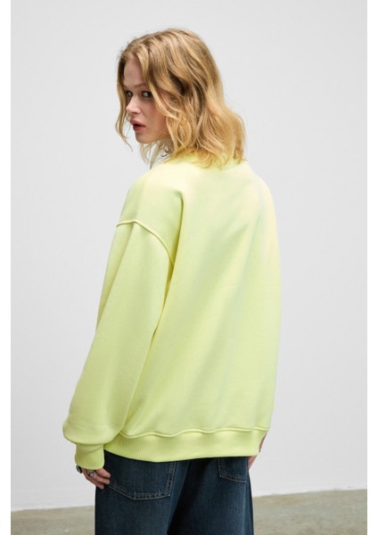 KARIUS Kadın Organik Pamuklu İçi Polarlı Oversize Yuvarlak Yakalı Sarı Sweatshirt