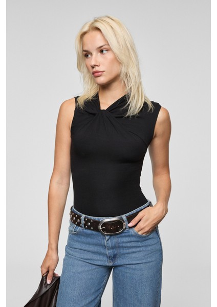 ORILENNA Kadın Önü Düğüm Detaylı Vücudu Saran Sıfır Kollu Slim Fit Siyah Bluz