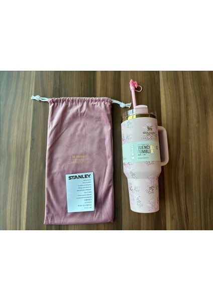 Loveshackfancy Desenli 1.18L Termos Bardak – Pembe, Pipetli (Quencher H2.0) modelleri