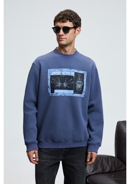 LUCIAN Erkek Göğsü Baskılı Yuvarlak Yaka Regular Fit İndigo Sweatshirt fiyatları