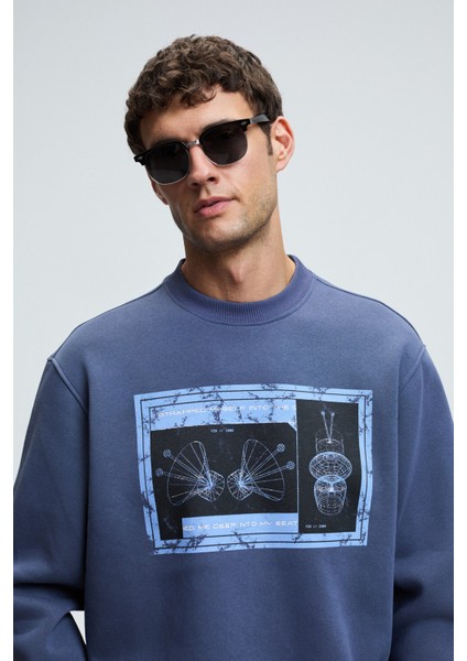 LUCIAN Erkek Göğsü Baskılı Yuvarlak Yaka Regular Fit İndigo Sweatshirt fırsatları