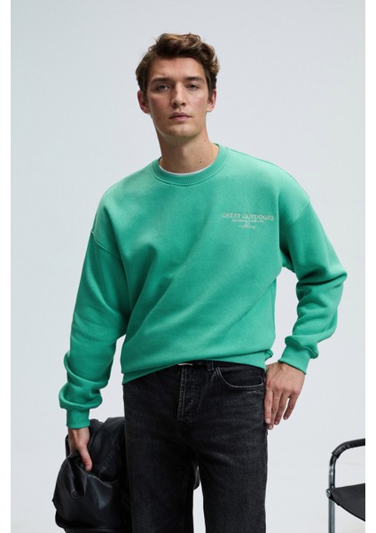 PERCY Erkek Yuvarlak Yaka Göğsü Nakışlı Sırtı Baskılı Oversize Yeşil Sweatshirt indirimleri