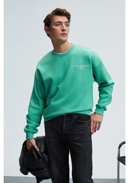 PERCY Erkek Yuvarlak Yaka Göğsü Nakışlı Sırtı Baskılı Oversize Yeşil Sweatshirt