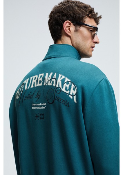 MERRICK Erkek Sırt Baskılı Cebi Nakışlı Yarım Fermuarlı Kolu Lastikli Dik Yaka Regular Fit Yeşil Swe