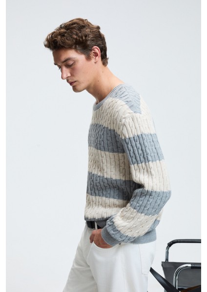 BRAID Erkek Yuvarlak Yaka Saç Örgü Desenli Regular Fit Grimelanj - Bej Kazak fırsatları