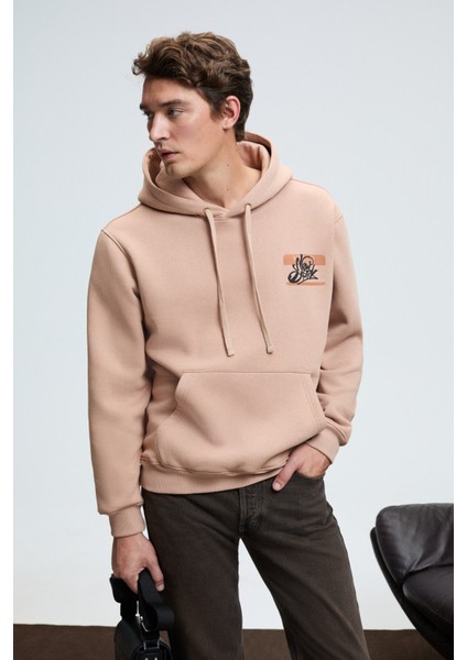 LELAND Erkek Kapüşonlu Kanguru Cepli Önü Baskılı Regular Fit Vizon Sweatshirt