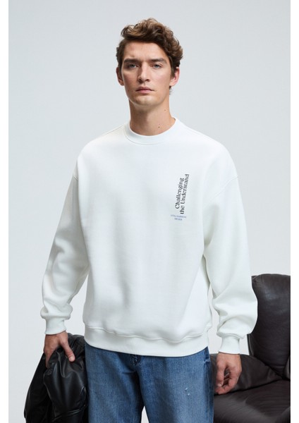ALDEN Erkek Yuvarlak Yaka Göğsü Ve Sırtı Baskılı Relaxed Fit Beyaz Sweatshirt fiyatları