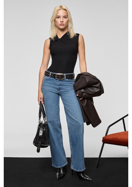 ORILENNA Kadın Önü Düğüm Detaylı Vücudu Saran Sıfır Kollu Slim Fit Siyah Bluz modelleri