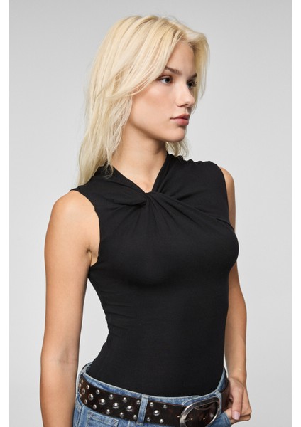 ORILENNA Kadın Önü Düğüm Detaylı Vücudu Saran Sıfır Kollu Slim Fit Siyah Bluz fırsatları