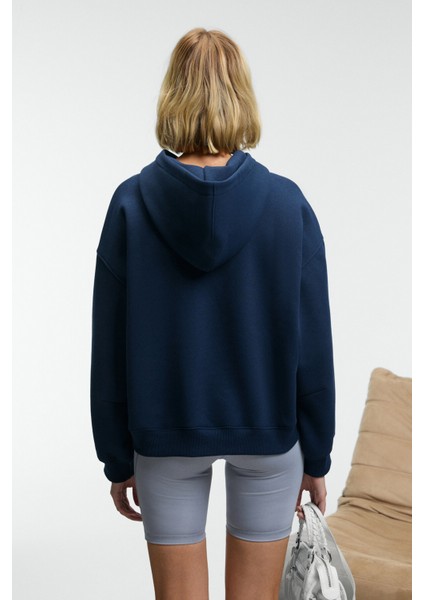 KIKRES Kadın Kapüşonlu Nakış Detaylı Oversize Lacivert Sweatshirt