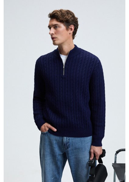 IVAR Erkek Yarım Fermuarlı Dik Yakalı Saç Örgü Desenli Triko Lacivert Kazak