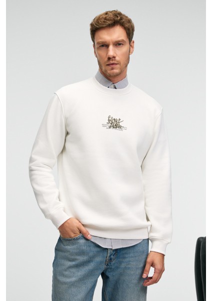 IRVING Erkek Yuvarlak Yaka Göğsü Ve Önü Regular Fit Ekru Sweatshirt fırsatları