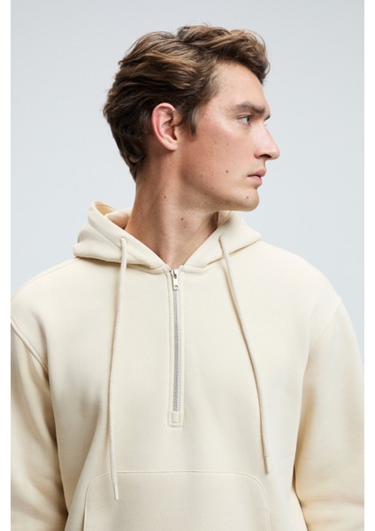 JUSTUS Erkek Kapüşonlu Kanguru Cepli Fermuar Yakalı Krem Sweatshirt