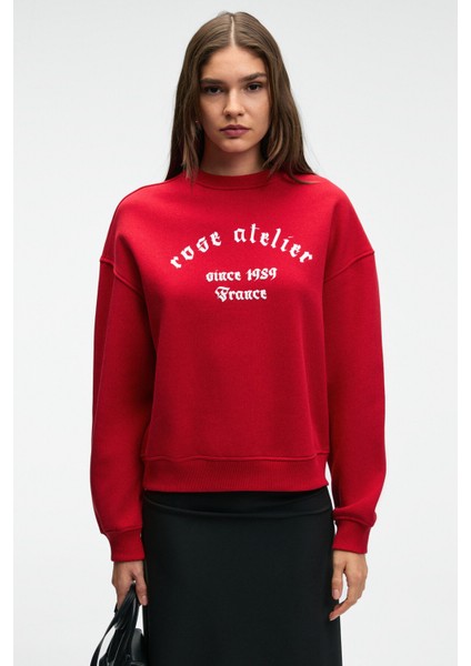 MOREVESSA Kadın Regular Fit Baskı Detaylı Yuvarlak Yakalı Kırmızı Sweatshirt