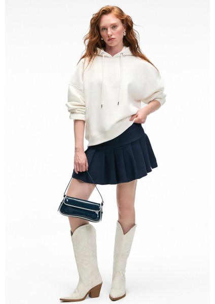 JASSES Kadın Oversize Nakışlı Kapüşonlu Beyaz Sweatshirt fırsatları