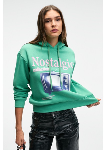 SLOPANE Kadın Rahat Kesim Kapüşonlu Baskılı Yeşil Sweatshirt fiyatları