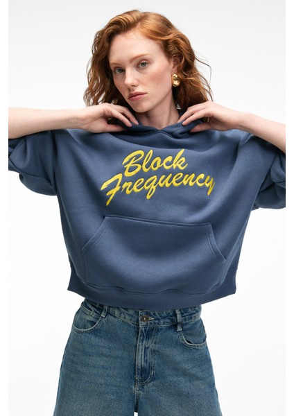 EVANTIA Kadın Baskılı Oversize Kapüşonlu Nakış Detaylı Kanguru Cep Lacivert Sweatshirt