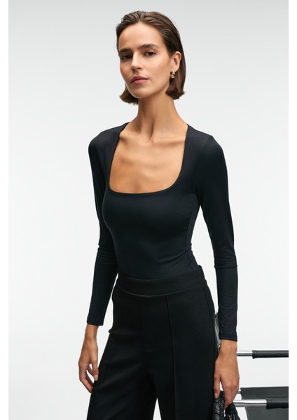 ZAFEEA Kadın Havuz Yakalı Esnek Kumaşlı Çıtçıtlı Siyah Bluz